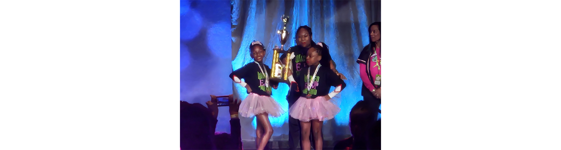 Elizabeth Minutemen Cheer Mitey Mites 3rd Place