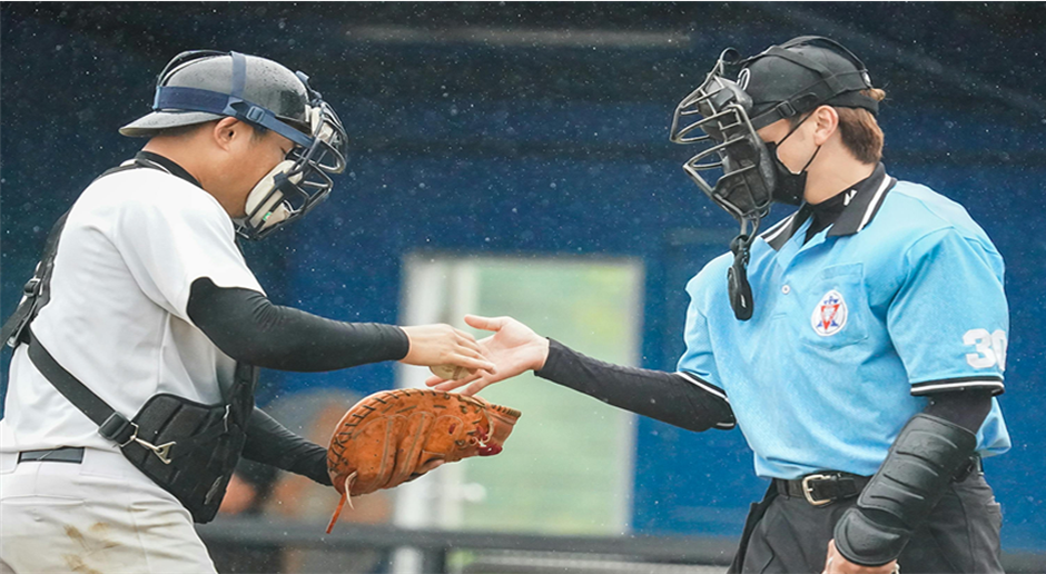 Umpires Needed!