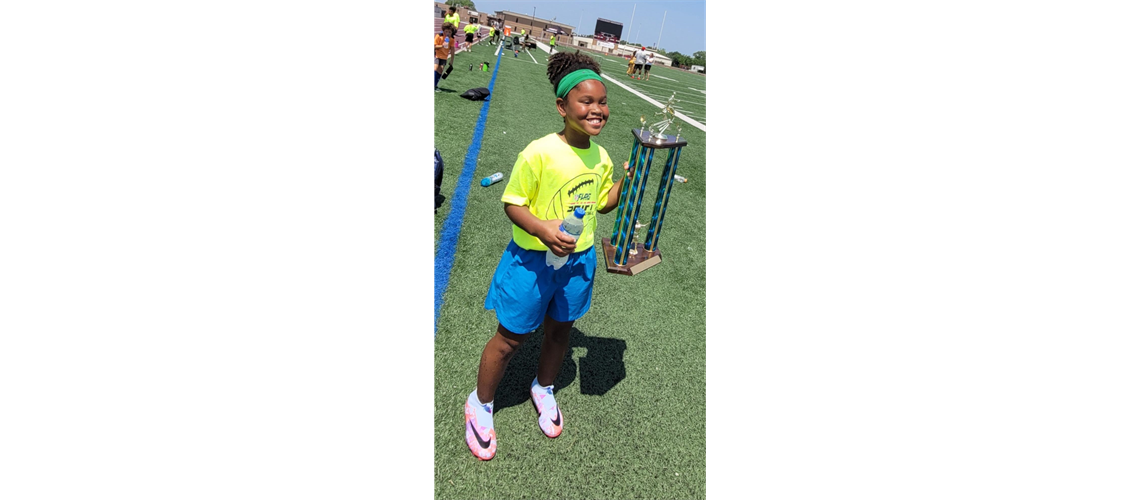 Young Peyton Winning her 1st ever trophy 