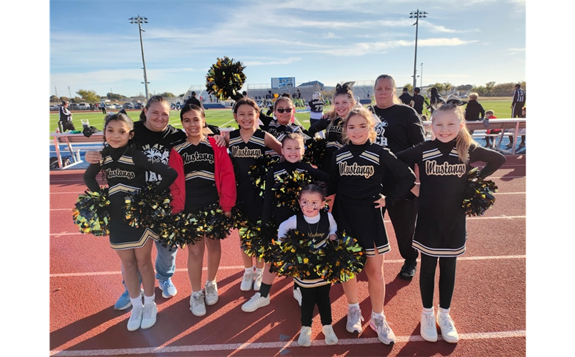 Mustangs Cheer